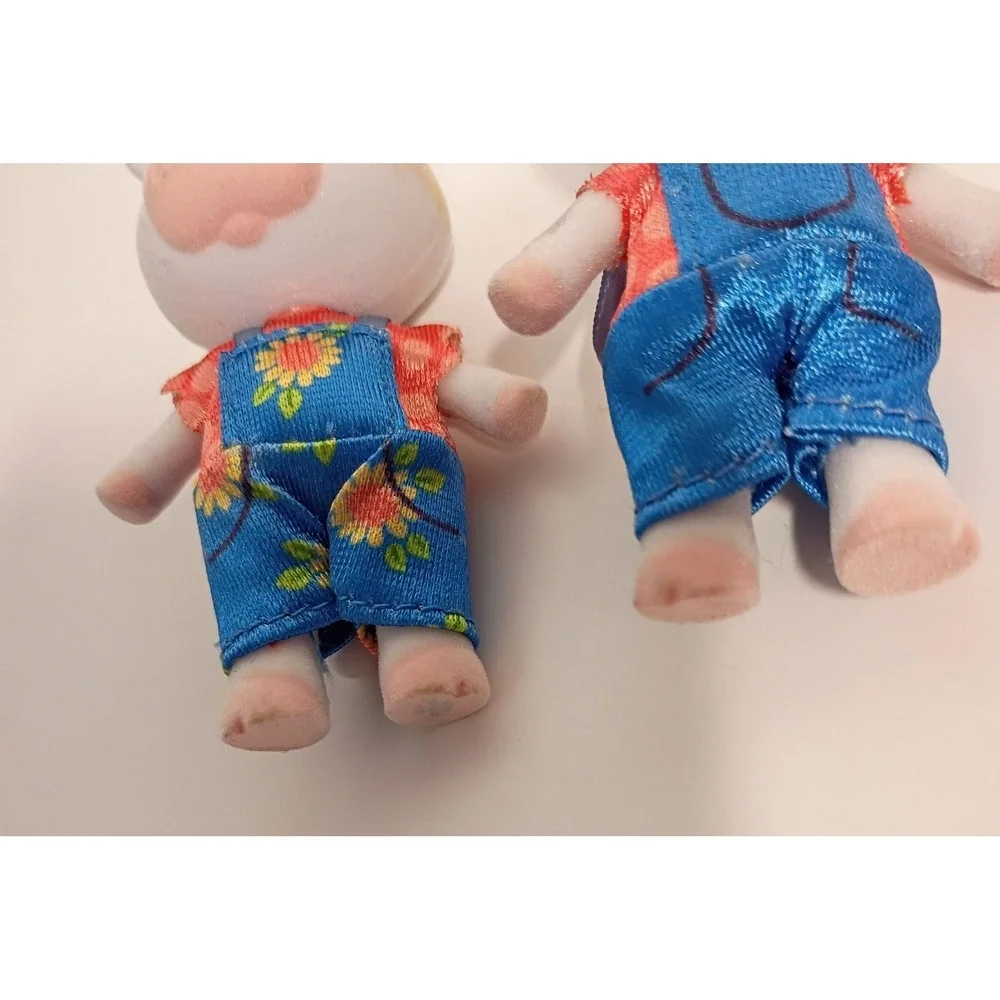 Honey Bee Acres‎ Cloverberrys Cow Family Set of Four Small Toys